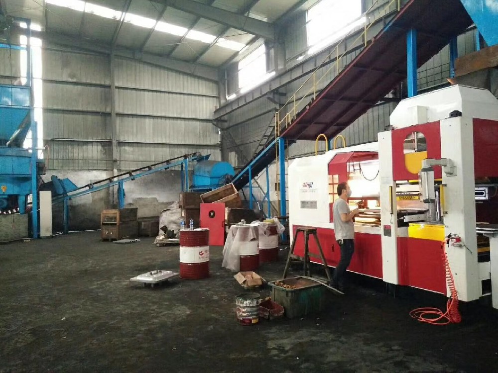 杭州眾恒機(jī)械公司610×510全自動(dòng)無箱造型機(jī)順利試產(chǎn)成功！